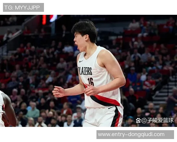 开拓者媒体人建议杨瀚森替补中锋位置应优先于里斯